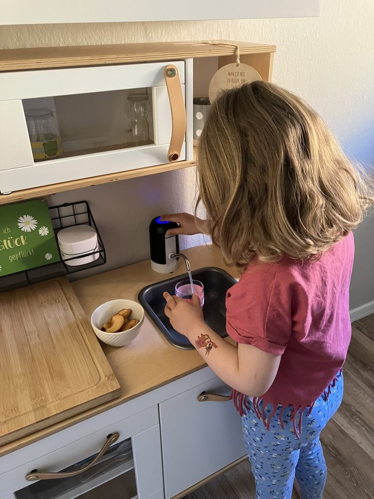 Wasserstation in der Montessori Kinderküche